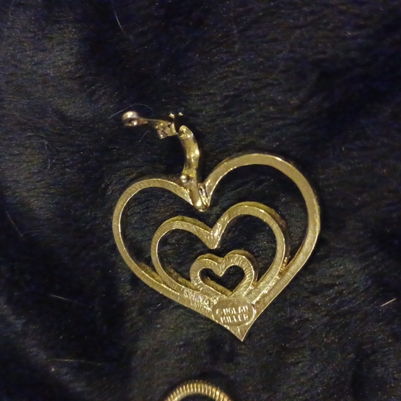 Heart Shaped Diamondlike Pendant with Silver Chain - Picture 5 of 5